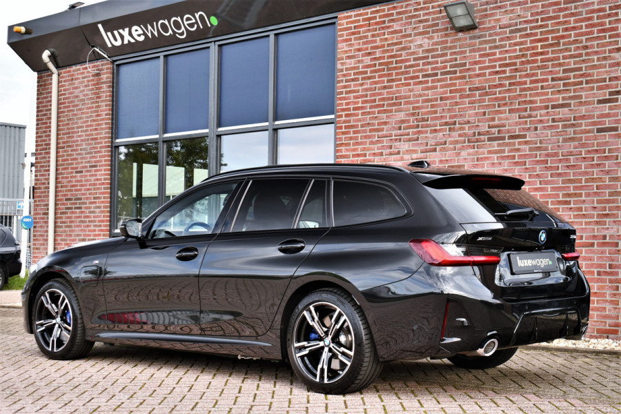 BMW 3 Serie Touring 330e xDrive LCI-2 Pano El-zetels HUD 360-cam Trekhaak