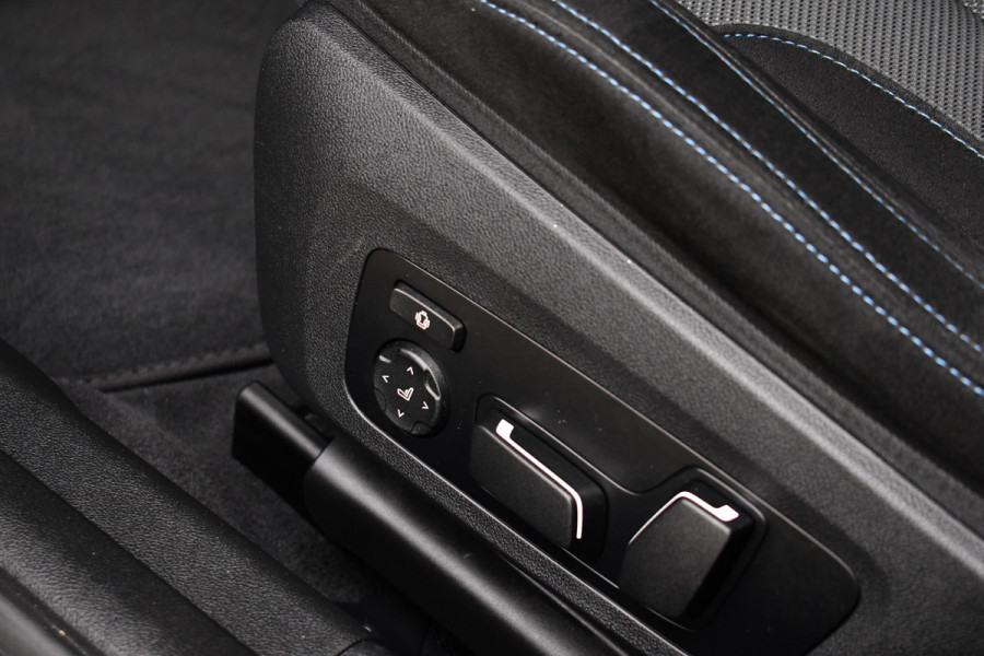 BMW 3 Serie Touring 330e xDrive LCI-2 Pano El-zetels HUD 360-cam Trekhaak