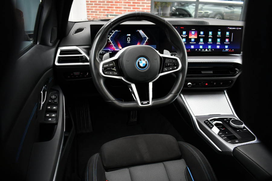 BMW 3 Serie Touring 330e xDrive LCI-2 Pano El-zetels HUD 360-cam Trekhaak