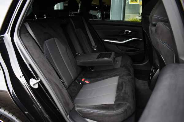 BMW 3 Serie Touring 330e xDrive LCI-2 Pano El-zetels HUD 360-cam Trekhaak