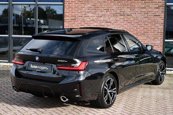 BMW 3 Serie Touring 330e xDrive LCI-2 Pano El-zetels HUD 360-cam Trekhaak