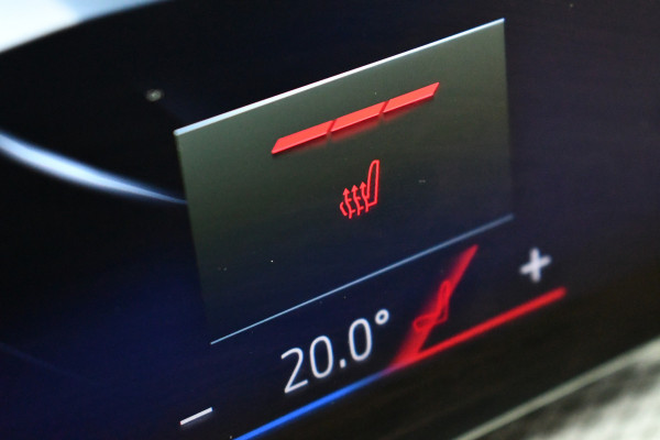 BMW 3 Serie Touring 330e xDrive LCI-2 Pano El-zetels HUD 360-cam Trekhaak
