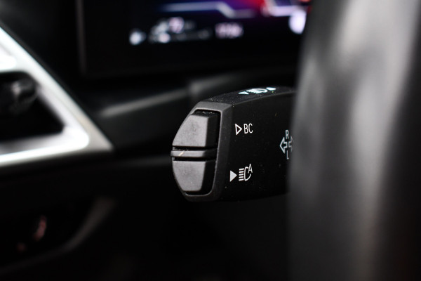 BMW 3 Serie Touring 330e xDrive LCI-2 Pano El-zetels HUD 360-cam Trekhaak