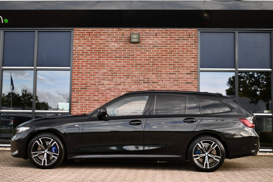 BMW 3 Serie Touring 330e xDrive LCI-2 Pano El-zetels HUD 360-cam Trekhaak