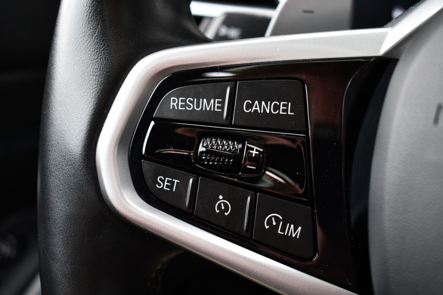 BMW 3 Serie Touring 330e xDrive LCI-2 Pano El-zetels HUD 360-cam Trekhaak