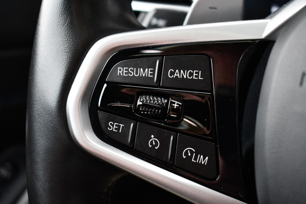 BMW 3 Serie Touring 330e xDrive LCI-2 Pano El-zetels HUD 360-cam Trekhaak