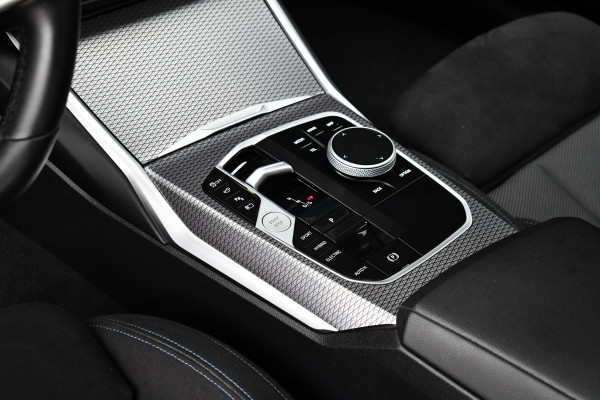 BMW 3 Serie Touring 330e xDrive LCI-2 Pano El-zetels HUD 360-cam Trekhaak