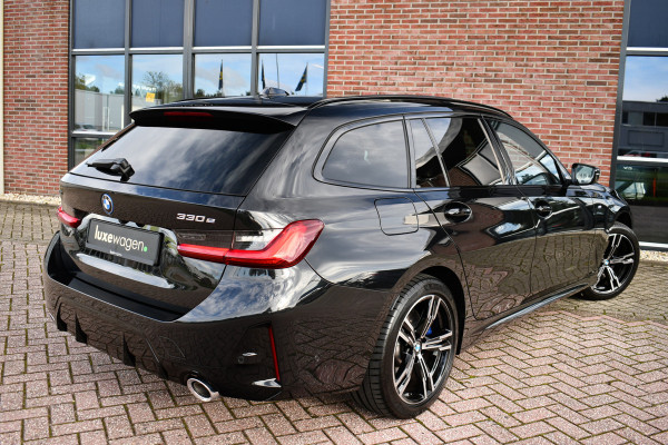BMW 3 Serie Touring 330e xDrive LCI-2 Pano El-zetels HUD 360-cam Trekhaak