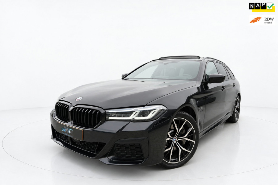 BMW 5 Serie Touring 530e M SPORT PANO LASER SFEER H&K HUD