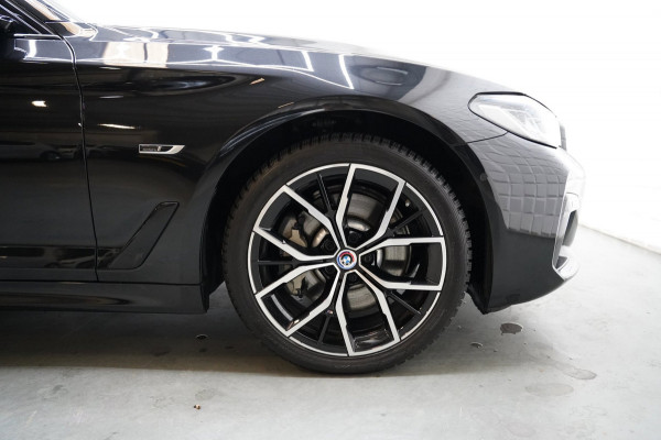 BMW 5 Serie Touring 530e M SPORT PANO LASER SFEER H&K HUD