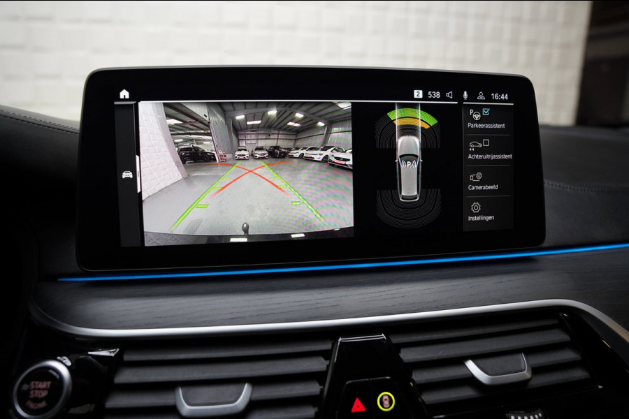 BMW 5 Serie Touring 530e M SPORT PANO LASER SFEER H&K HUD