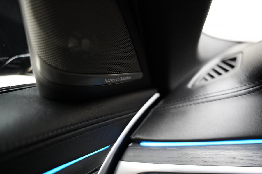 BMW 5 Serie Touring 530e M SPORT PANO LASER SFEER H&K HUD