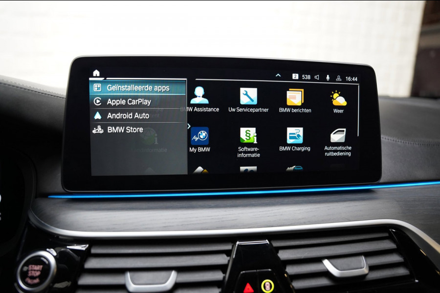 BMW 5 Serie Touring 530e M SPORT PANO LASER SFEER H&K HUD