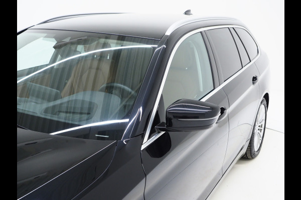 BMW 5 Serie Touring 520e | Leder | HUD | Keyless | 360 | Sfeerlicht | Dodehoek | Stoelverwarming | Carplay