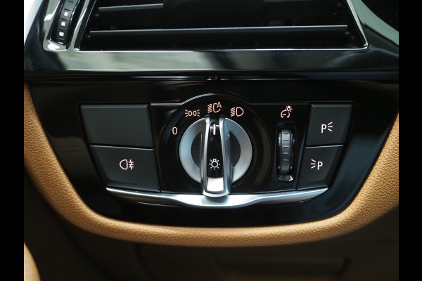 BMW 5 Serie Touring 520e | Leder | HUD | Keyless | 360 | Sfeerlicht | Dodehoek | Stoelverwarming | Carplay