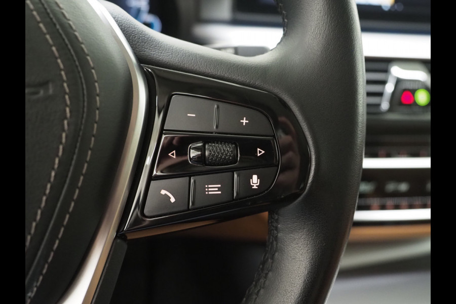 BMW 5 Serie Touring 520e | Leder | HUD | Keyless | 360 | Sfeerlicht | Dodehoek | Stoelverwarming | Carplay