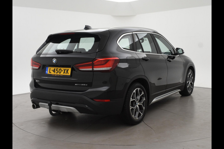 BMW X1 xDrive25e 220 PK BUSINESS EDITION + TREKHAAK | HEAD-UP | SFEERVERL. | CAMERA | STOELVERW.