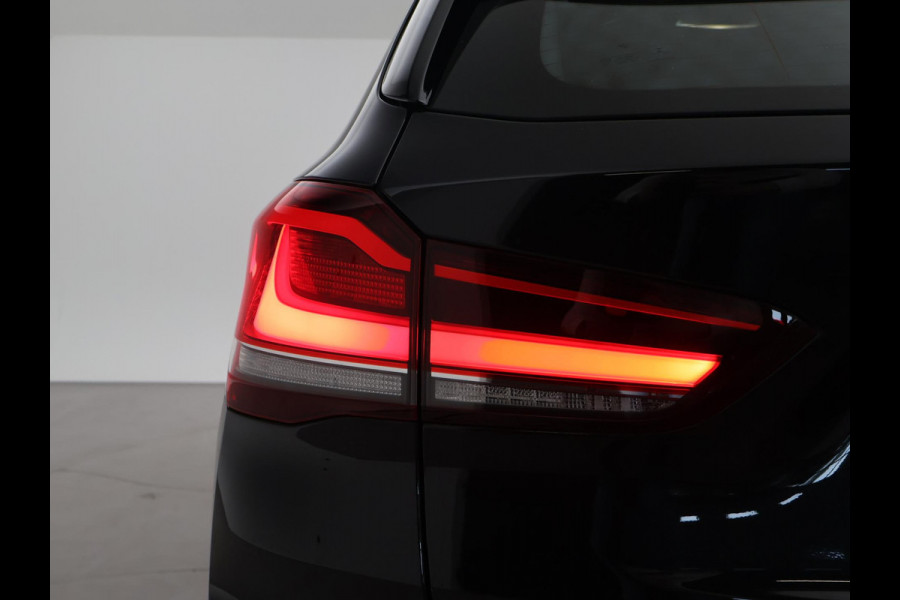 BMW X1 xDrive25e 220 PK BUSINESS EDITION + TREKHAAK | HEAD-UP | SFEERVERL. | CAMERA | STOELVERW.