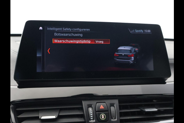 BMW X1 xDrive25e 220 PK BUSINESS EDITION + TREKHAAK | HEAD-UP | SFEERVERL. | CAMERA | STOELVERW.