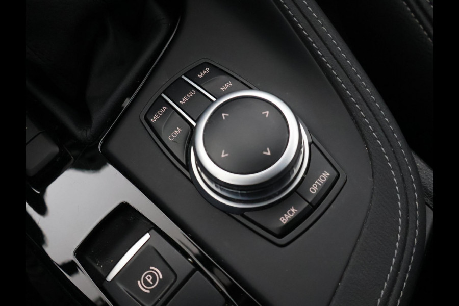 BMW X1 xDrive25e 220 PK BUSINESS EDITION + TREKHAAK | HEAD-UP | SFEERVERL. | CAMERA | STOELVERW.