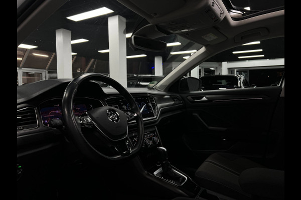 Volkswagen T-Roc 1.5 TSI | ACC | Camera | Pano | Virtual
