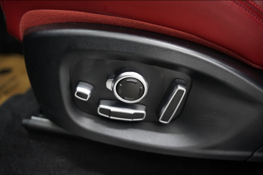 Jaguar E-Pace 2.0 P300 AWD R-Dynamic HSE PANO SFEER TREKH