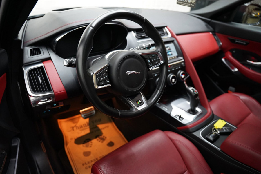 Jaguar E-Pace 2.0 P300 AWD R-Dynamic HSE PANO SFEER TREKH