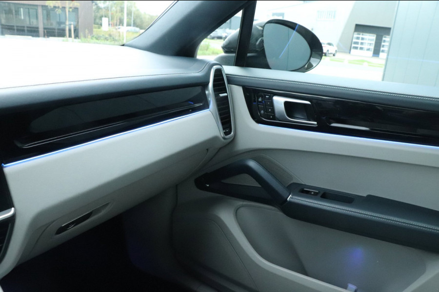 Porsche Cayenne Coupé 3.0 E-Hybrid | Sport Chrono | ACC | Bose | Sterrenhemel!