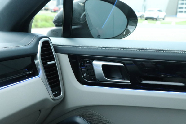 Porsche Cayenne Coupé 3.0 E-Hybrid | Sport Chrono | ACC | Bose | Sterrenhemel!