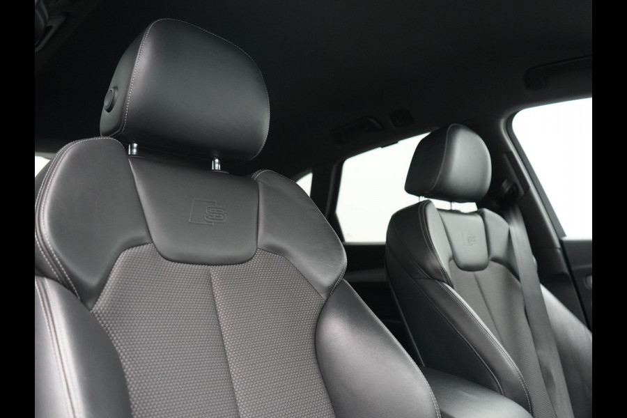 Audi Q5 50 TFSI e Quattro 2x S Line PHEV 300pk | Trekhaak Af Fabriek | Virtual Cockpit | Camera | Sportstoelen Verwarmd | Keyless | Blis | Apple Carplay | Navigatie | DAB | Cruise Control | Plug In Hybrid |