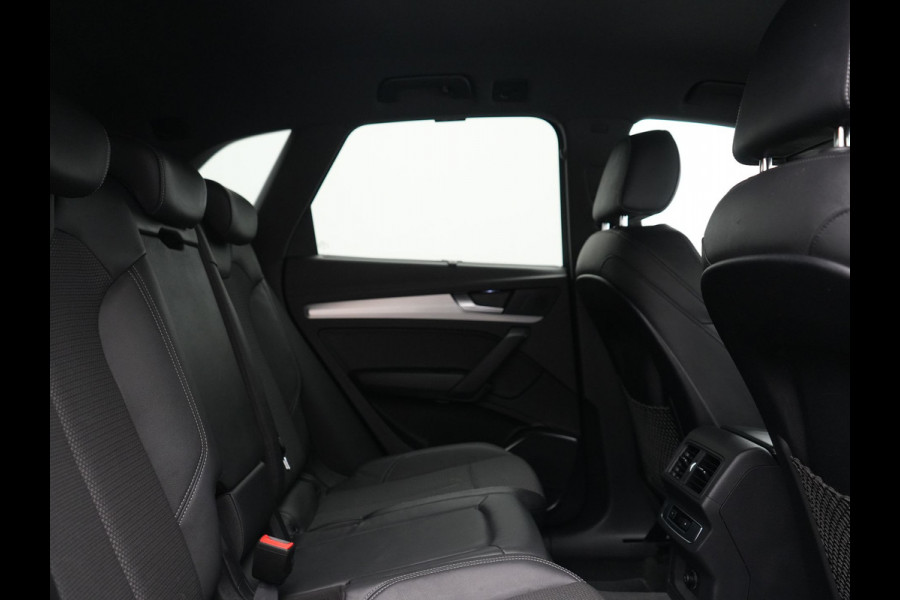 Audi Q5 50 TFSI e Quattro 2x S Line PHEV 300pk | Trekhaak Af Fabriek | Virtual Cockpit | Camera | Sportstoelen Verwarmd | Keyless | Blis | Apple Carplay | Navigatie | DAB | Cruise Control | Plug In Hybrid |