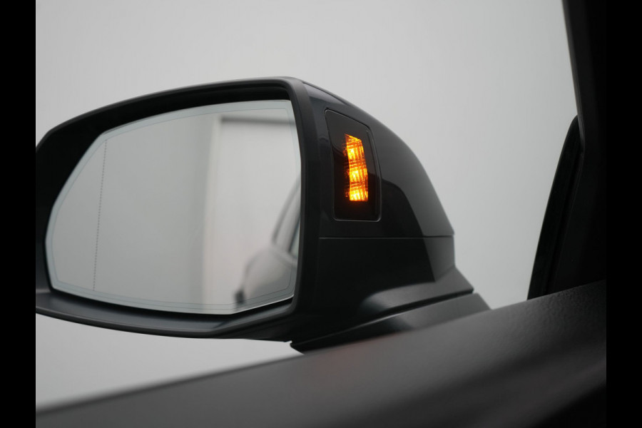 Audi Q5 50 TFSI e Quattro 2x S Line PHEV 300pk | Trekhaak Af Fabriek | Virtual Cockpit | Camera | Sportstoelen Verwarmd | Keyless | Blis | Apple Carplay | Navigatie | DAB | Cruise Control | Plug In Hybrid |