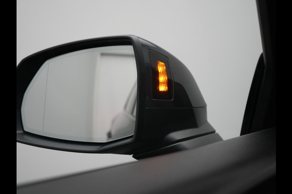 Audi Q5 50 TFSI e Quattro 2x S Line PHEV 300pk | Trekhaak Af Fabriek | Virtual Cockpit | Camera | Sportstoelen Verwarmd | Keyless | Blis | Apple Carplay | Navigatie | DAB | Cruise Control | Plug In Hybrid |