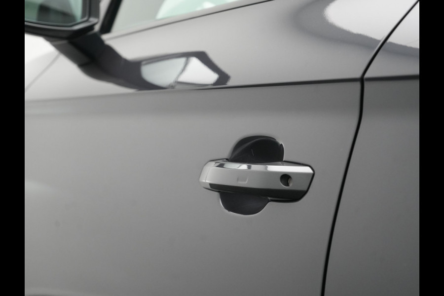 Audi Q5 50 TFSI e Quattro 2x S Line PHEV 300pk | Trekhaak Af Fabriek | Virtual Cockpit | Camera | Sportstoelen Verwarmd | Keyless | Blis | Apple Carplay | Navigatie | DAB | Cruise Control | Plug In Hybrid |