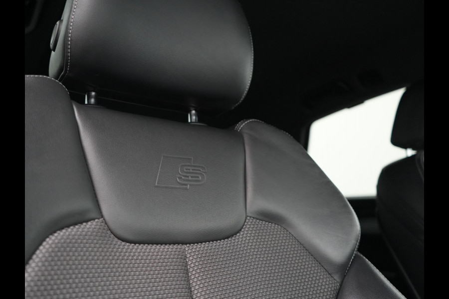 Audi Q5 50 TFSI e Quattro 2x S Line PHEV 300pk | Trekhaak Af Fabriek | Virtual Cockpit | Camera | Sportstoelen Verwarmd | Keyless | Blis | Apple Carplay | Navigatie | DAB | Cruise Control | Plug In Hybrid |
