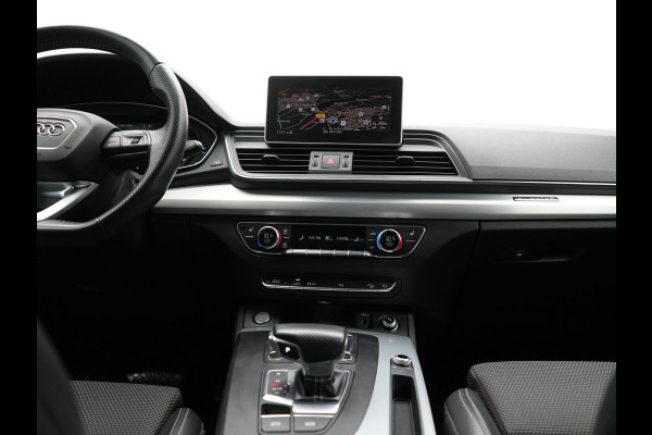 Audi Q5 50 TFSI e Quattro 2x S Line PHEV 300pk | Trekhaak Af Fabriek | Virtual Cockpit | Camera | Sportstoelen Verwarmd | Keyless | Blis | Apple Carplay | Navigatie | DAB | Cruise Control | Plug In Hybrid |