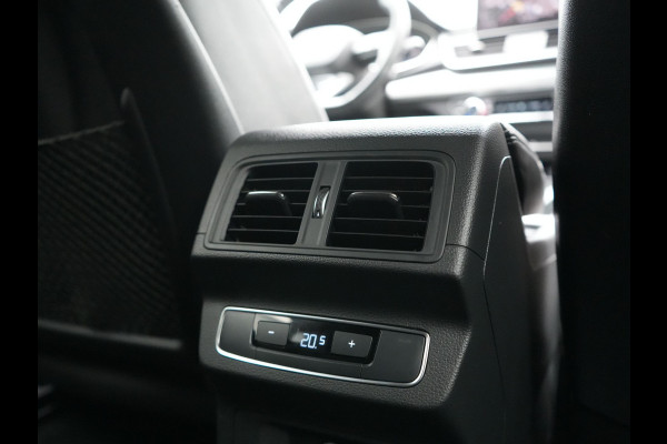 Audi Q5 50 TFSI e Quattro 2x S Line PHEV 300pk | Trekhaak Af Fabriek | Virtual Cockpit | Camera | Sportstoelen Verwarmd | Keyless | Blis | Apple Carplay | Navigatie | DAB | Cruise Control | Plug In Hybrid |