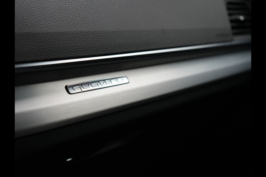 Audi Q5 50 TFSI e Quattro 2x S Line PHEV 300pk | Trekhaak Af Fabriek | Virtual Cockpit | Camera | Sportstoelen Verwarmd | Keyless | Blis | Apple Carplay | Navigatie | DAB | Cruise Control | Plug In Hybrid |