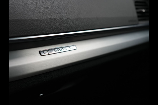 Audi Q5 50 TFSI e Quattro 2x S Line PHEV 300pk | Trekhaak Af Fabriek | Virtual Cockpit | Camera | Sportstoelen Verwarmd | Keyless | Blis | Apple Carplay | Navigatie | DAB | Cruise Control | Plug In Hybrid |