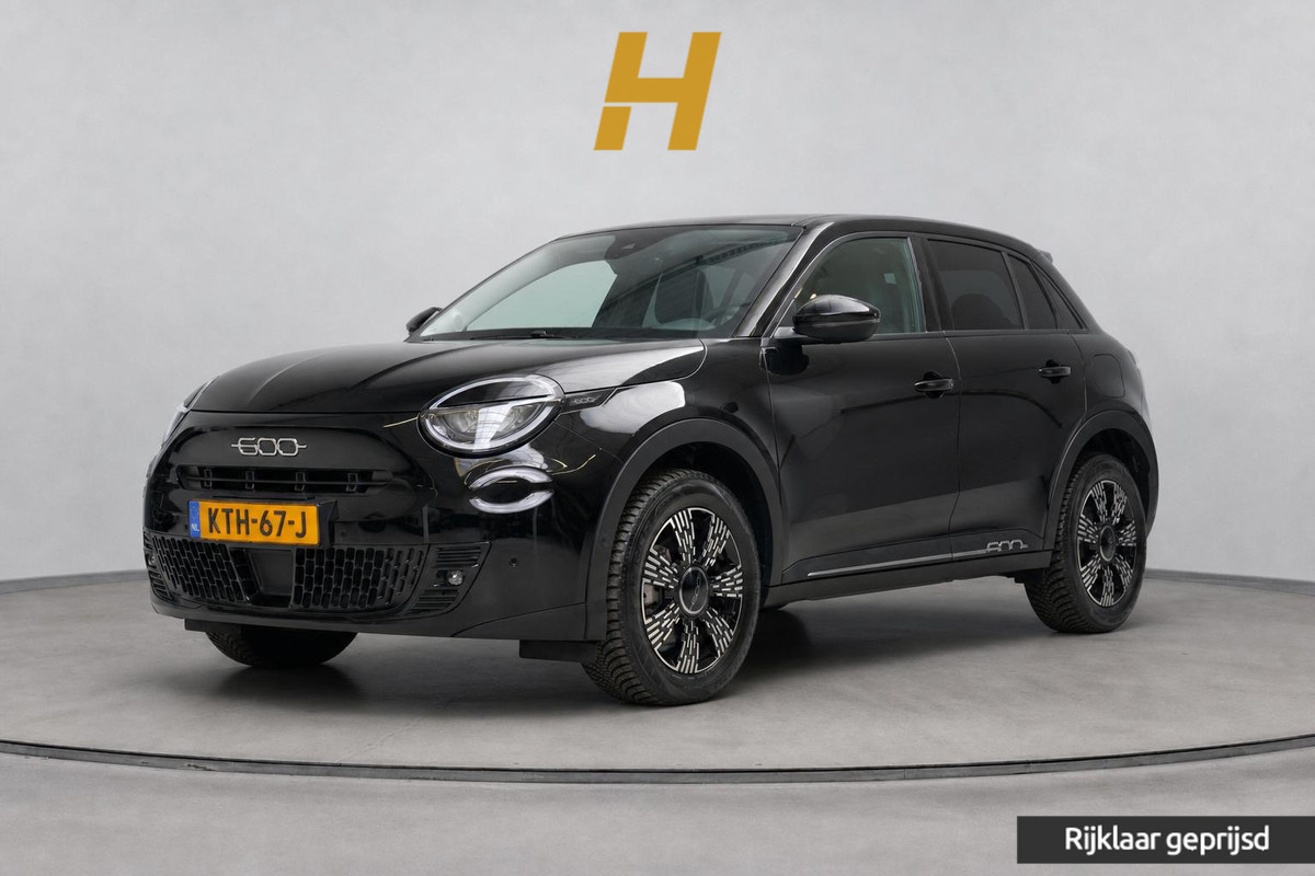 Fiat 600 1.2 Hybrid Urban | Achteruitrijcamera | Carplay | Climate control | Cruise control | Parkeersensoren