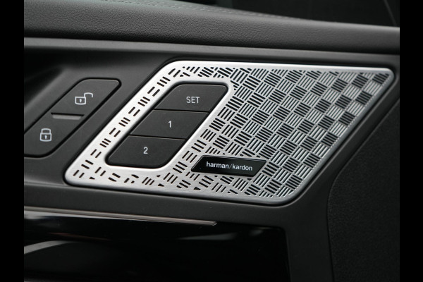 BMW iX1 xDrive30 67 kWh 313pk Dealer O.H. | Adaptive Cruise | Head Up | 360 Camera | Harman / Kardon | Lederen Comfortstoelen Massage & Memory | Keyless | Blis | Sfeerverlichting | Stoelverwarming | Apple Carplay | Navigatie | DAB |