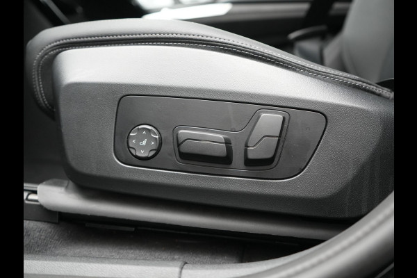BMW iX1 xDrive30 67 kWh 313pk Dealer O.H. | Adaptive Cruise | Head Up | 360 Camera | Harman / Kardon | Lederen Comfortstoelen Massage & Memory | Keyless | Blis | Sfeerverlichting | Stoelverwarming | Apple Carplay | Navigatie | DAB |