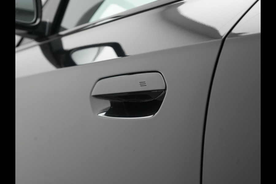 BMW iX1 xDrive30 67 kWh 313pk Dealer O.H. | Adaptive Cruise | Head Up | 360 Camera | Harman / Kardon | Lederen Comfortstoelen Massage & Memory | Keyless | Blis | Sfeerverlichting | Stoelverwarming | Apple Carplay | Navigatie | DAB |