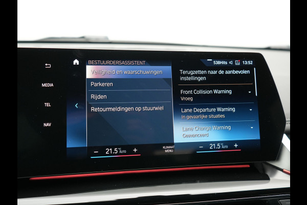 BMW iX1 xDrive30 67 kWh 313pk Dealer O.H. | Adaptive Cruise | Head Up | 360 Camera | Harman / Kardon | Lederen Comfortstoelen Massage & Memory | Keyless | Blis | Sfeerverlichting | Stoelverwarming | Apple Carplay | Navigatie | DAB |