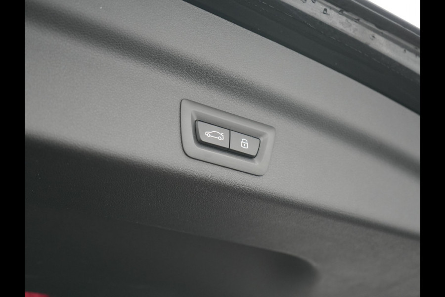 BMW iX1 xDrive30 67 kWh 313pk Dealer O.H. | Adaptive Cruise | Head Up | 360 Camera | Harman / Kardon | Lederen Comfortstoelen Massage & Memory | Keyless | Blis | Sfeerverlichting | Stoelverwarming | Apple Carplay | Navigatie | DAB |