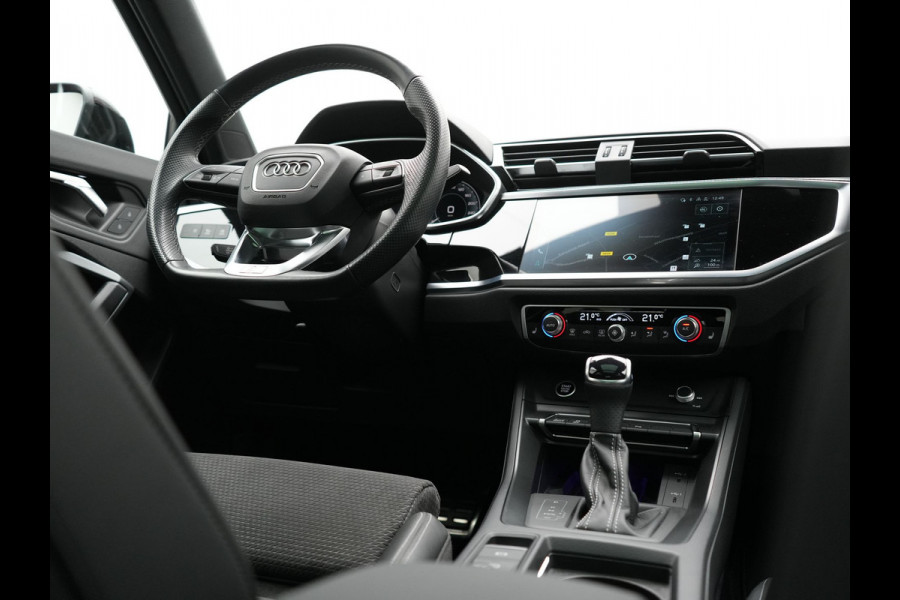 Audi Q3 45 TFSI e 2x S Line PHEV 245pk Dealer O.H. | Trekhaak Af Fabriek | Panodak | Adaptive Cruise | 360 Camera | Matrix LED | Alcantara Sportstoelen Memory & Verwarmd | Blis | Keyless | Sfeerverlichting | Navigatie | DAB | 19"L.M | Plug In Hybrid |