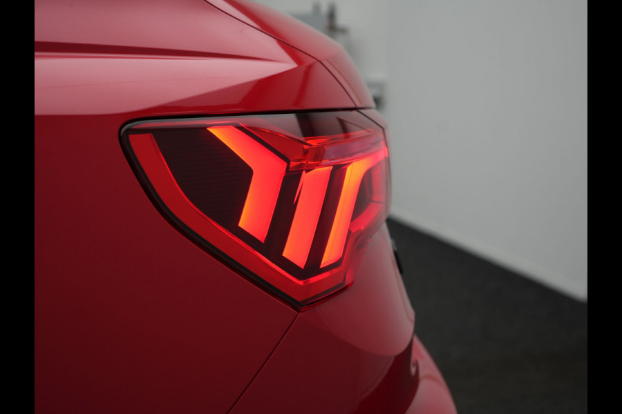 Audi Q3 45 TFSI e 2x S Line PHEV 245pk Dealer O.H. | Trekhaak Af Fabriek | Panodak | Adaptive Cruise | 360 Camera | Matrix LED | Alcantara Sportstoelen Memory & Verwarmd | Blis | Keyless | Sfeerverlichting | Navigatie | DAB | 19"L.M | Plug In Hybrid |