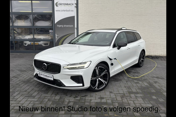 Volvo V60 2.0 T8 Plug-in hybrid AWD Ultimate Dark | Zwenkbare trekhaak | Panoramadak | Stoelmassage + verkoeling | Memory | Head-up |