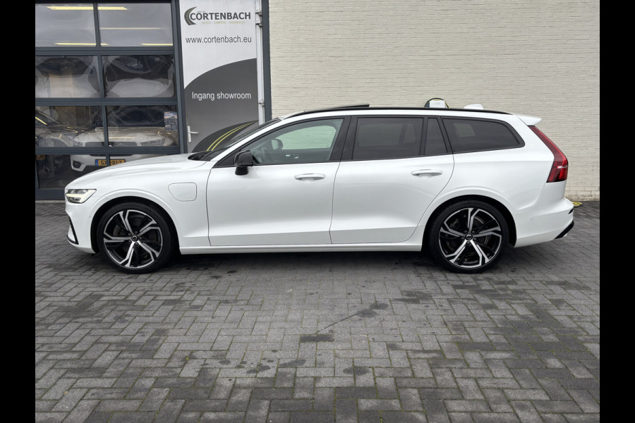 Volvo V60 2.0 T8 Plug-in hybrid AWD Ultimate Dark | Zwenkbare trekhaak | Panoramadak | Stoelmassage + verkoeling | Memory | Head-up |