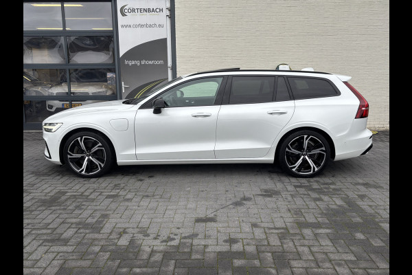 Volvo V60 2.0 T8 Plug-in hybrid AWD Ultimate Dark | Zwenkbare trekhaak | Panoramadak | Stoelmassage + verkoeling | Memory | Head-up |